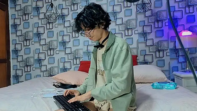 Twink_Sebas7 webcam