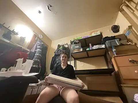 Snowbunnycake_131 live sex cam