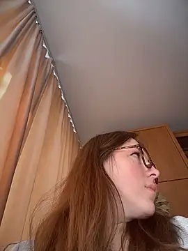 MommmyYummy webcam