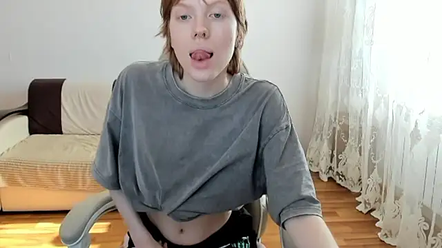 StellaDavis webcam