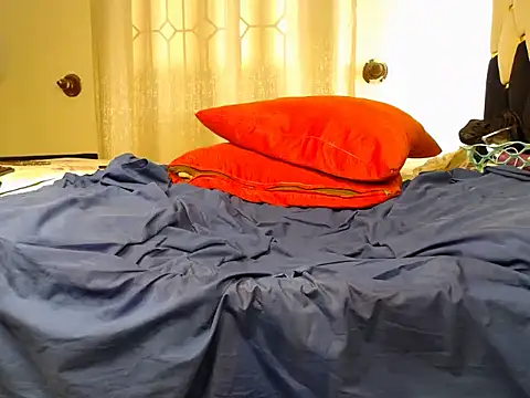 KinkQueenLove webcam