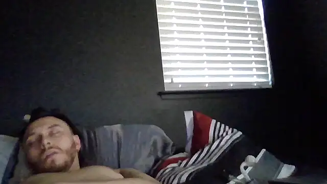 Tallhungcloudyyy webcam