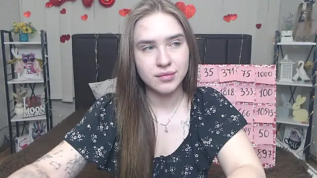 LauraHlot webcam