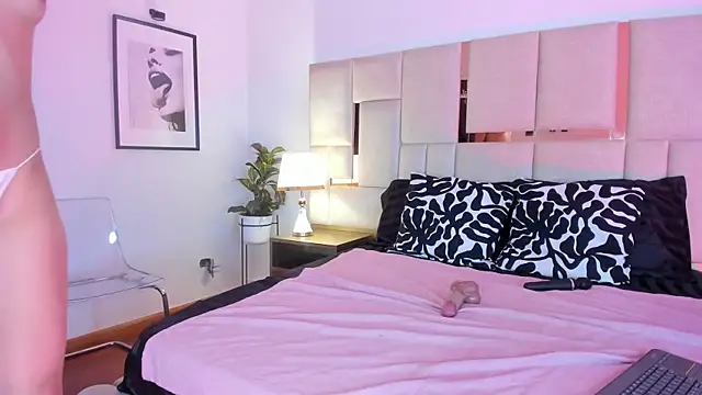 Laura_Dicardy webcam