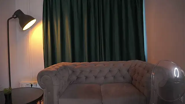 TaraElliott webcam