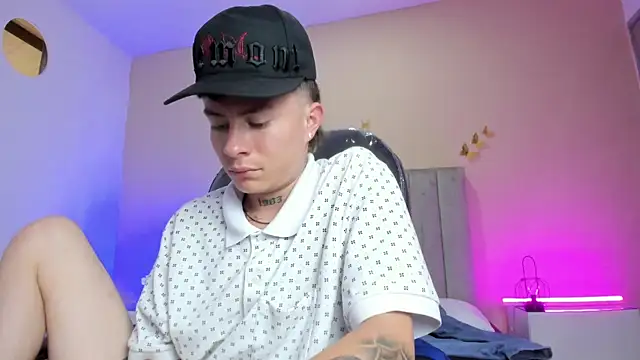 Nascary_Fox webcam