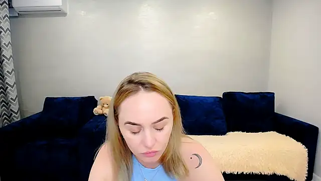 LiluMoon__ webcam