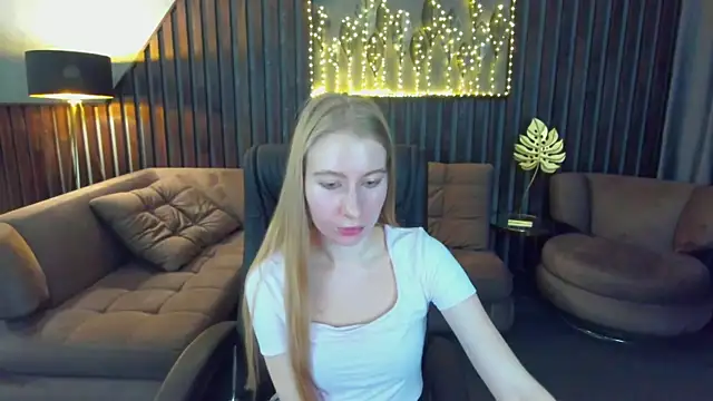 Alina_Blonde webcam