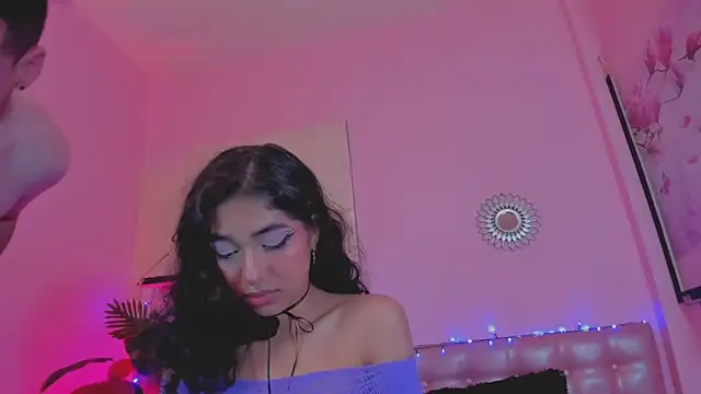 Aronandmoli69 webcam