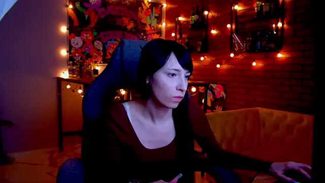 SeraphineSparda webcam