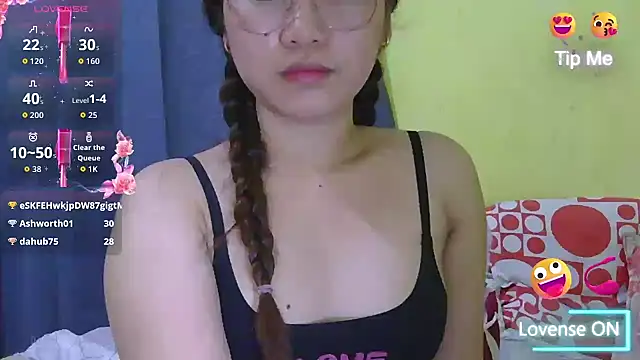 HornyAsian4uxx webcam