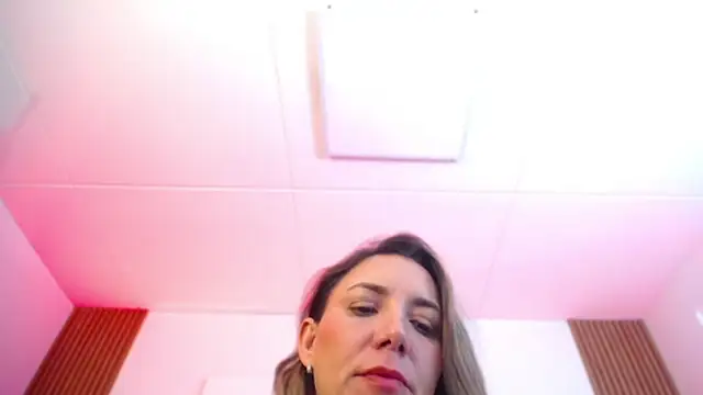 milfsecret69 webcam