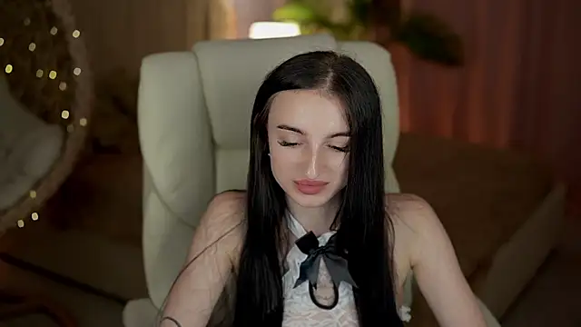 EmilyyMoon webcam