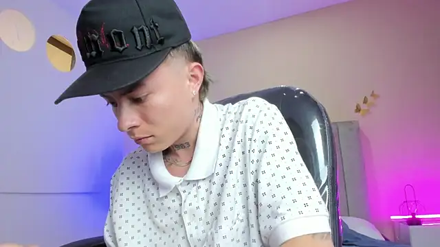 Nascary_Fox webcam