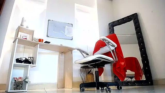 Emily_Jedet webcam