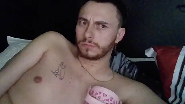 Tallhungcloudyyy webcam