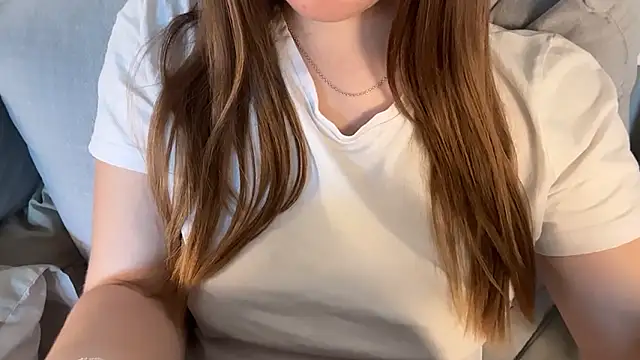 Lucyschickt live sex cam