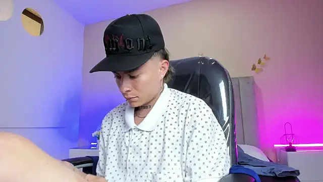 Nascary_Fox webcam