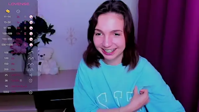 KindHazelHere_ webcam