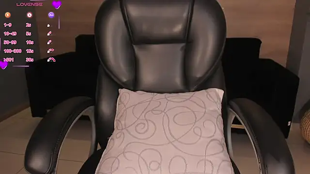 MaryLewis_ webcam