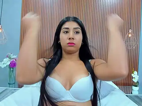 Valeria__Sky webcam