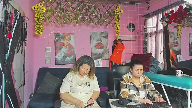 lesbiancuple webcam