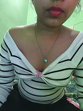 Khushi9870 webcam
