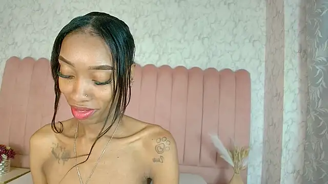 SCARLHETTBROWN webcam