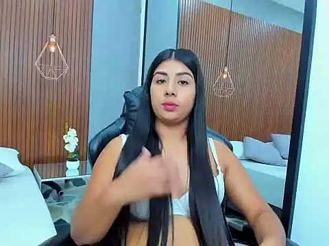 Valeria__Sky webcam