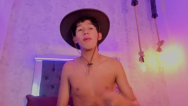 dave_eliot (M twink) - show cock and ass with oil