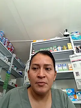 dr_edna_naughty (F young) - SHOW BOOBS AND SUCK DILDO