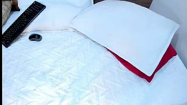 thamiina_ webcam