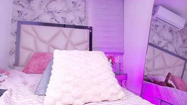 lili_jhonson webcam
