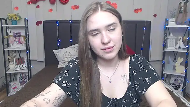 LauraHlot webcam