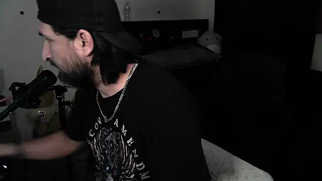 DevilPup75_ webcam