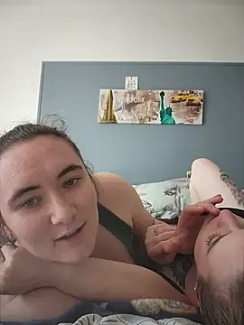 AndHerXO webcam