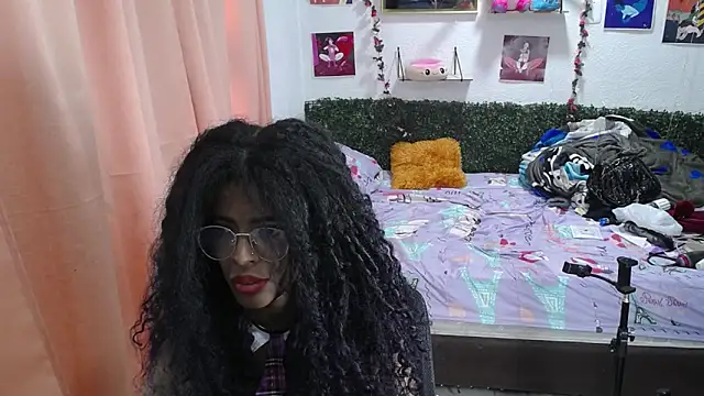 thianahorny webcam