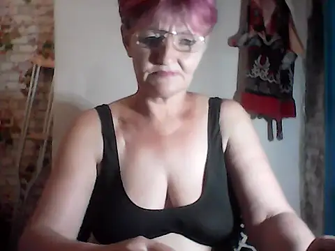 NikaGold455 webcam