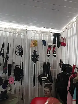 LatexDevil_Blondie webcam