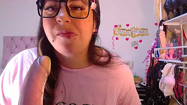 lanaqueen699 webcam