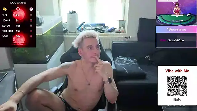 Rayzel_White webcam