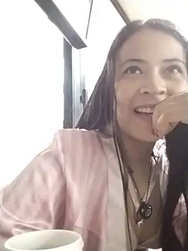 LITTLE-NESSA webcam