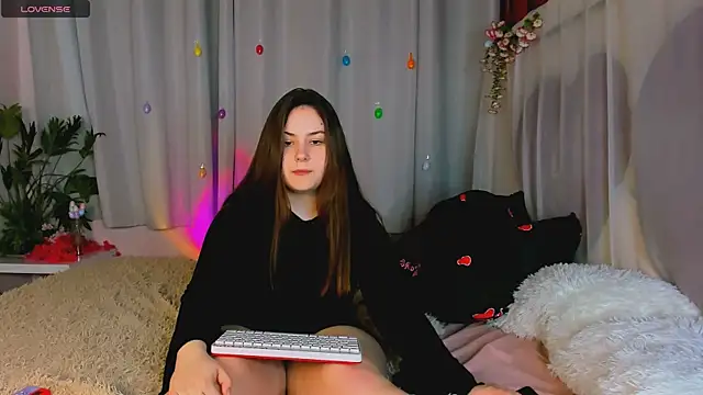 mireyalin - MireyaLin's free webcam - UK Sex Cams