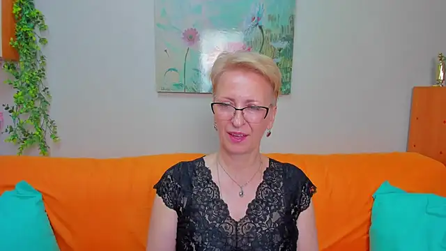 iamyourdream89 (F mature) - Blow job