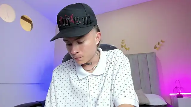Nascary_Fox webcam