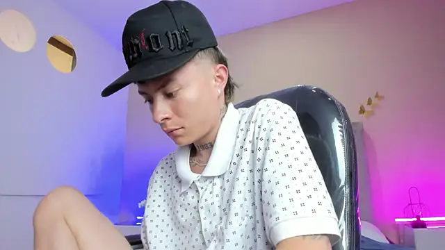 Nascary_Fox webcam