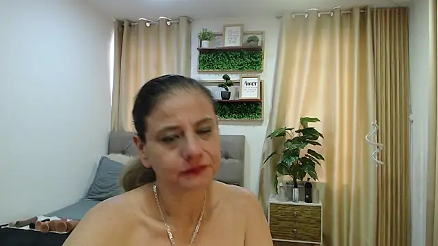 sasi_luna webcam