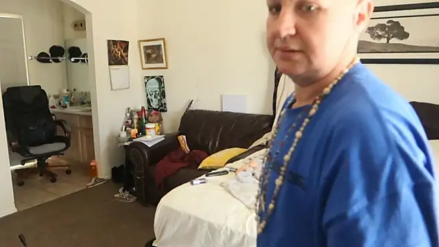 BellaBlueBBW webcam