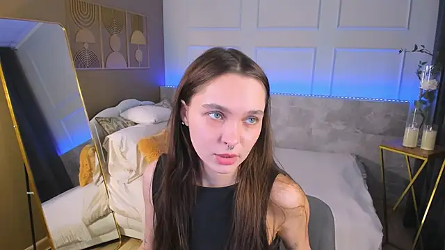 ChloeSunny webcam