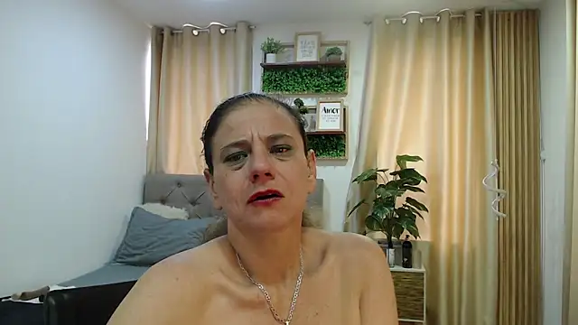 sasi_luna webcam